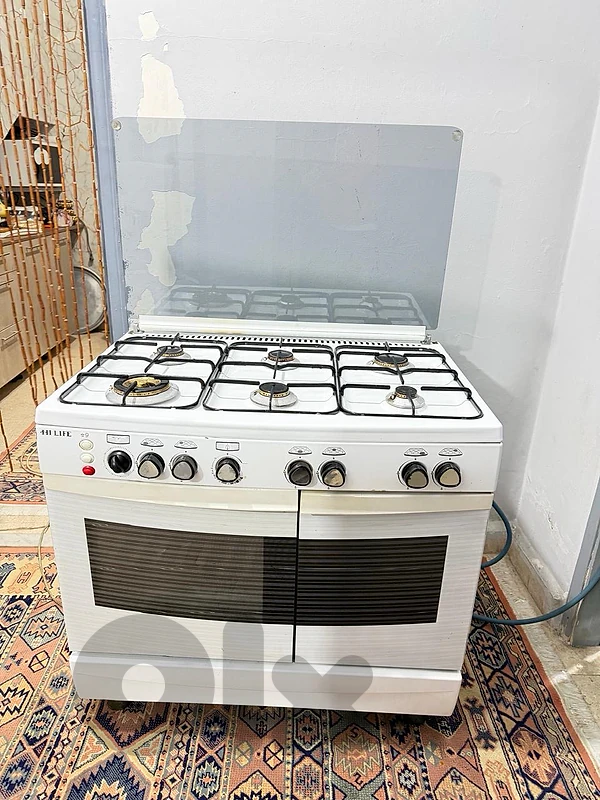 فرن غاز ايطالي روس نحاس شبه جديد مع شواية فروج بالفرن وضو و قداحة