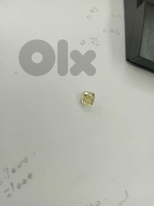 natural diamond. light yellow , cushion 1.5 ct vvs
