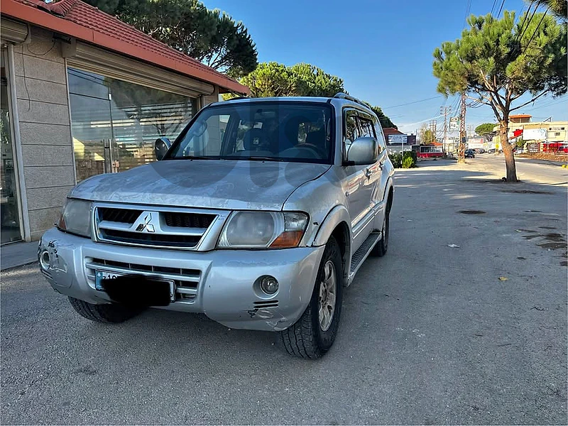 Mitsubishi Pajero 2003