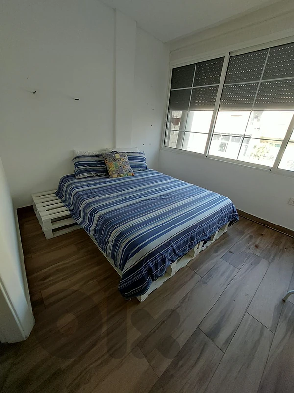 Queen-Size Bed with base