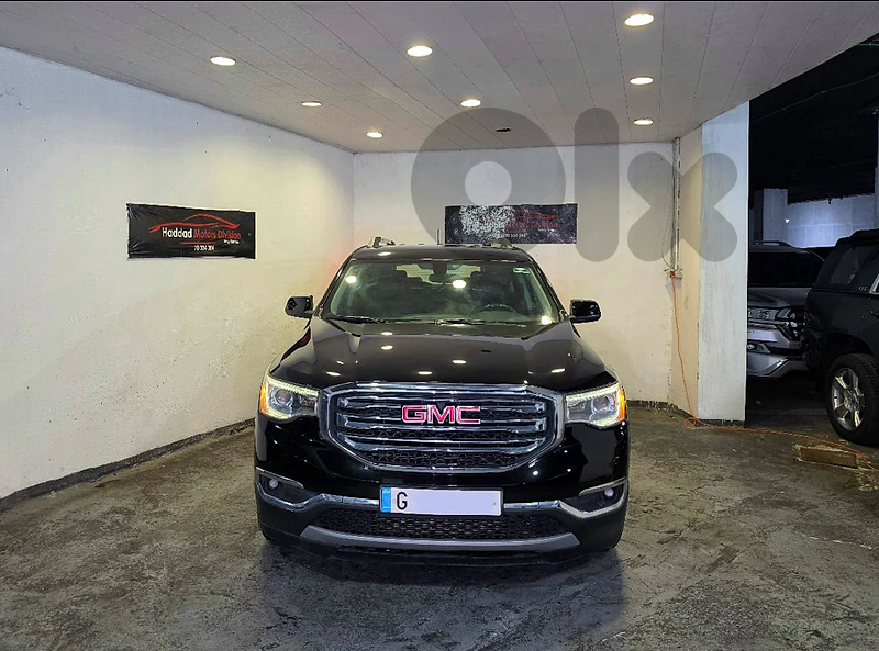 2017 GMC Acadia SLE Black/Black 80000 Km Company Source & Maintenance 2017 GMC Acadia SLE Black/Black 80000 Km Company Source & Maintenance