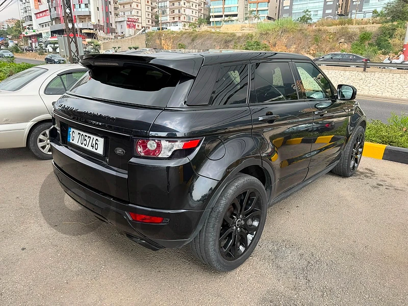 Land Rover Evoque 2012 dynamic