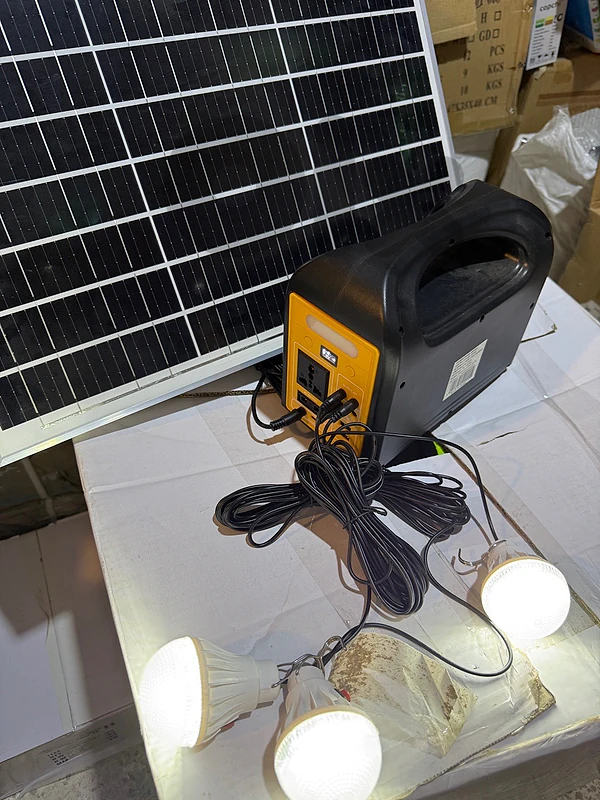محطة طاقة شمسية محمولة 300 واط مع لوح 50W و3 لمبات -