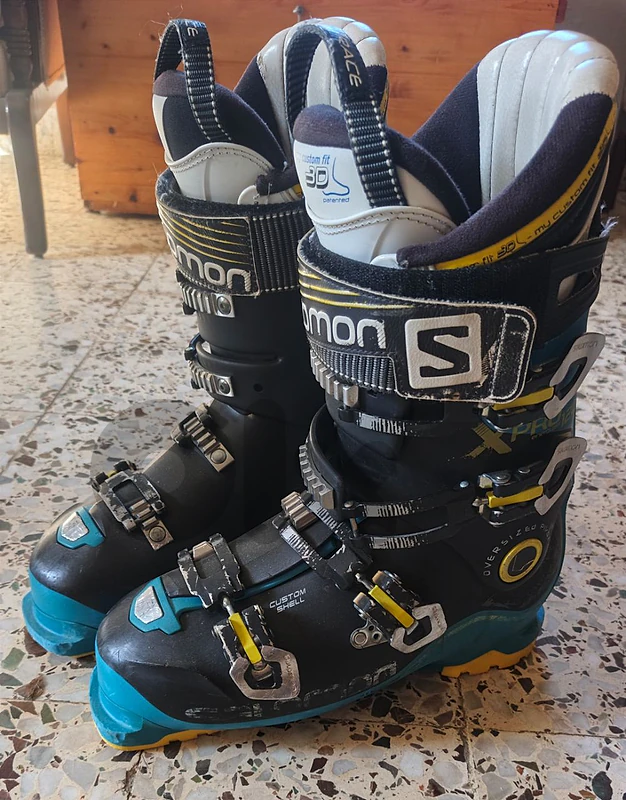 Salomon ski boots