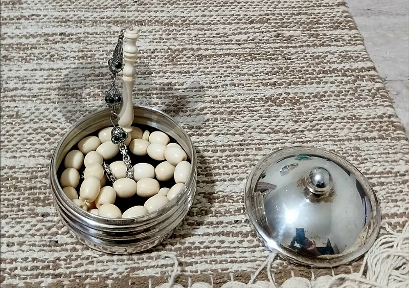 مسباح عاج