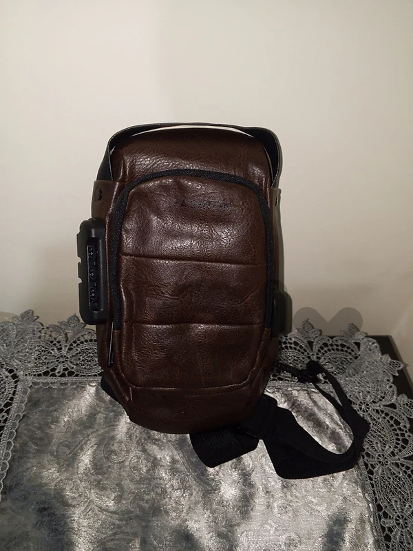 شنطة رجالي للبيع ماركة FASHION بعدا جديد السعر 15$