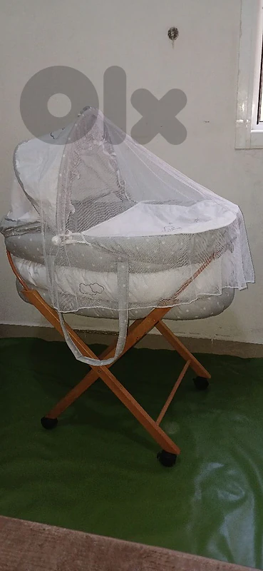 Baby Moses Basket for Sale Super clean in excellent condition like new