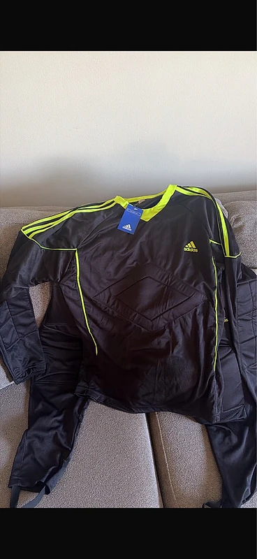 goalkeeper kit