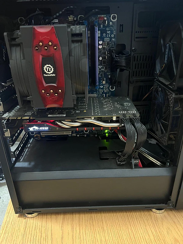 i7 4770 | 16GB RAM | MSI GTX 980 Gaming 4G | Kingston SA400 480GB SSD i7 4770 | 16GB RAM | MSI GTX 980 Gaming 4G | Kingston SA400 480GB SSD