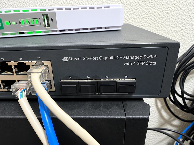 TP-Link TL-SG3428 24 Port Gigabit + 4 SFP Switch TP-Link TL-SG3428 24 Port Gigabit + 4 SFP Switch