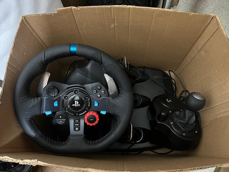 Logitech G29 Racing Wheel + Pedals + Driving Force Shifter Logitech G29 Racing Wheel + Pedals + Driving Force Shifter
