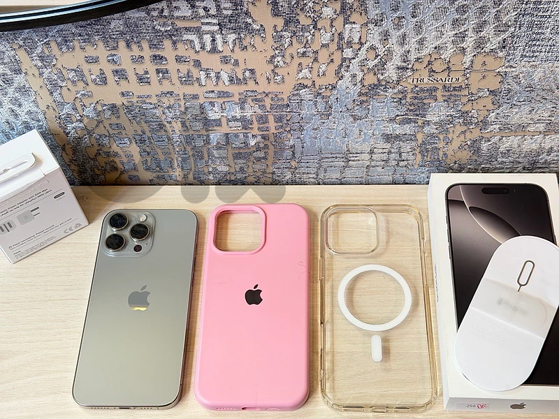 iphone 16 pro max titanium grey like new 0 scratch
