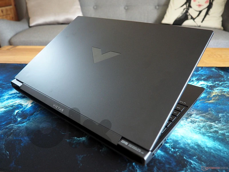 Hp Victus 15 used like new (used less than a month)