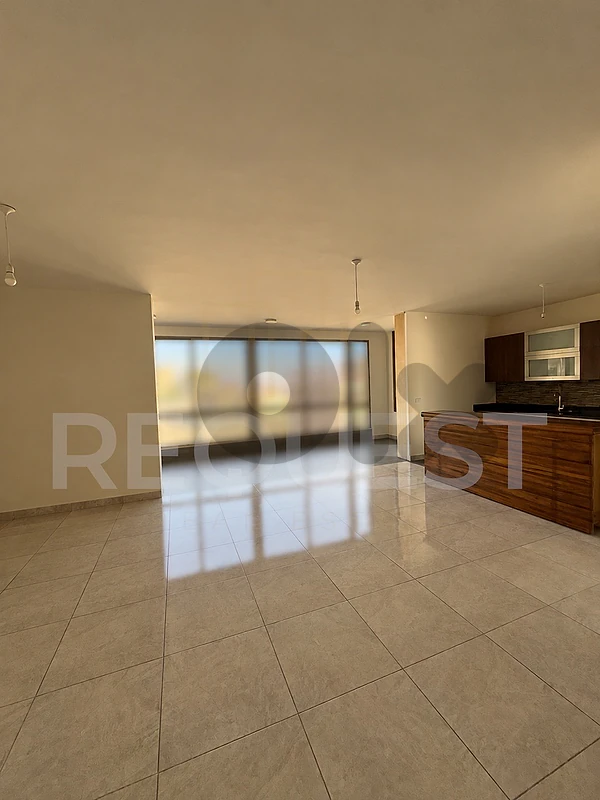 Apartment For Sale in Haouch El Oumara شقة للبيع في حوش الامراء