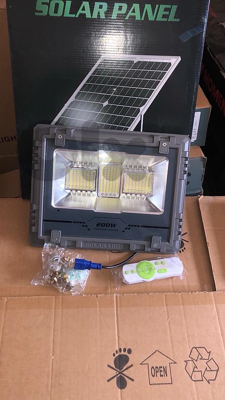 كشاف طاقة شمسية ممتاز 200w/300w-ضوء اصفر warm white