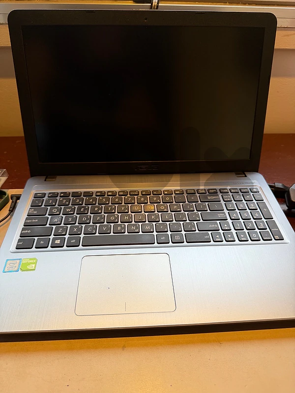 Asus i5 8th Gen Like new Barely Used