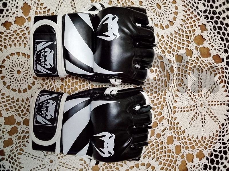 Muay Thai gloves