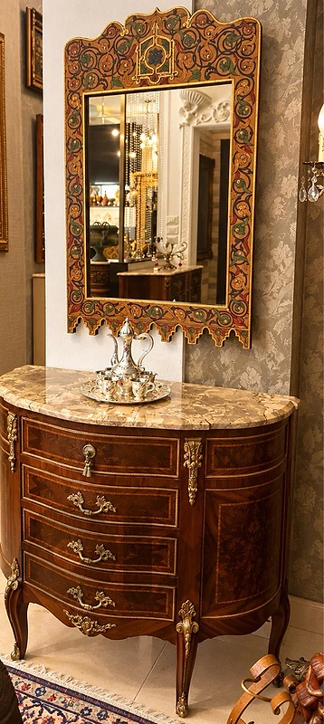 bahu & mirror