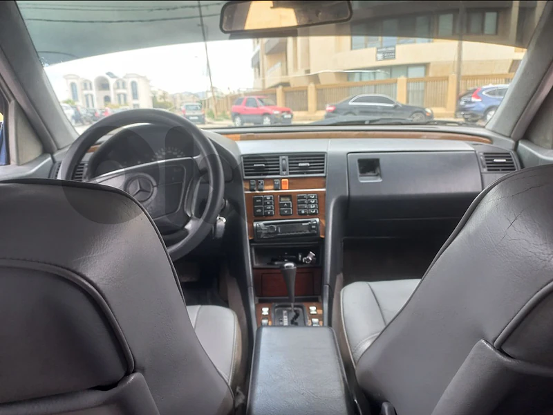 مرسيدس بنز 280 C