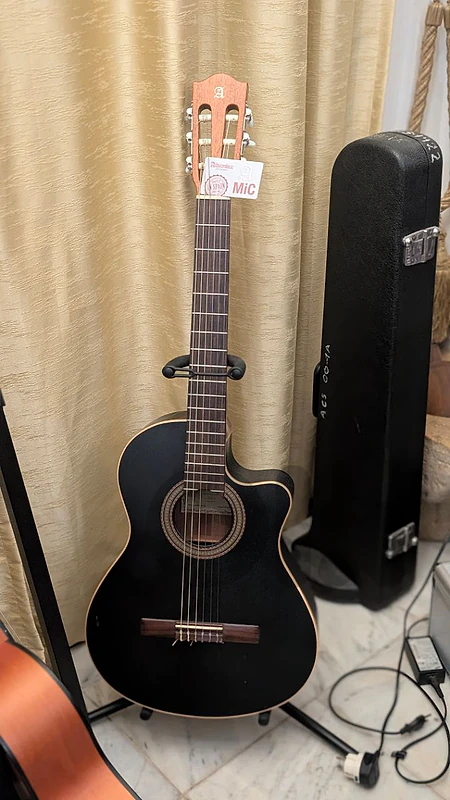 Alhambra CW EZ Blacks Electro Classical guitar