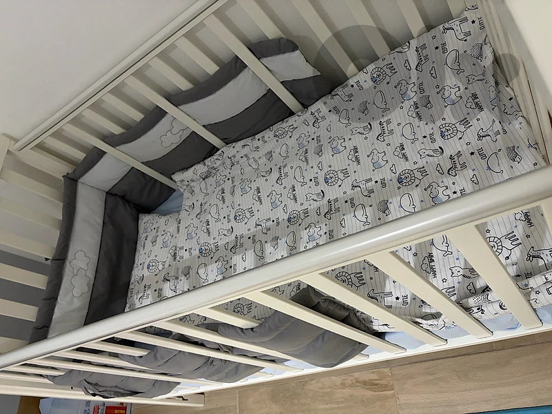 Baby Crib with mattress (italian)