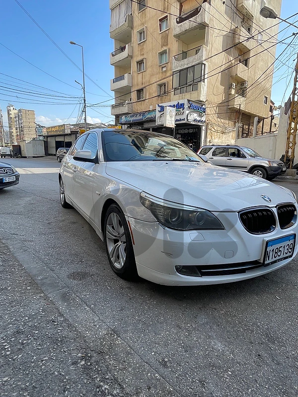 BMW 5-Series 2010 528i