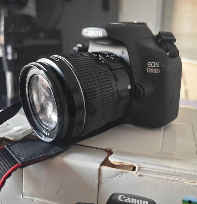 canon eos 1300d like new