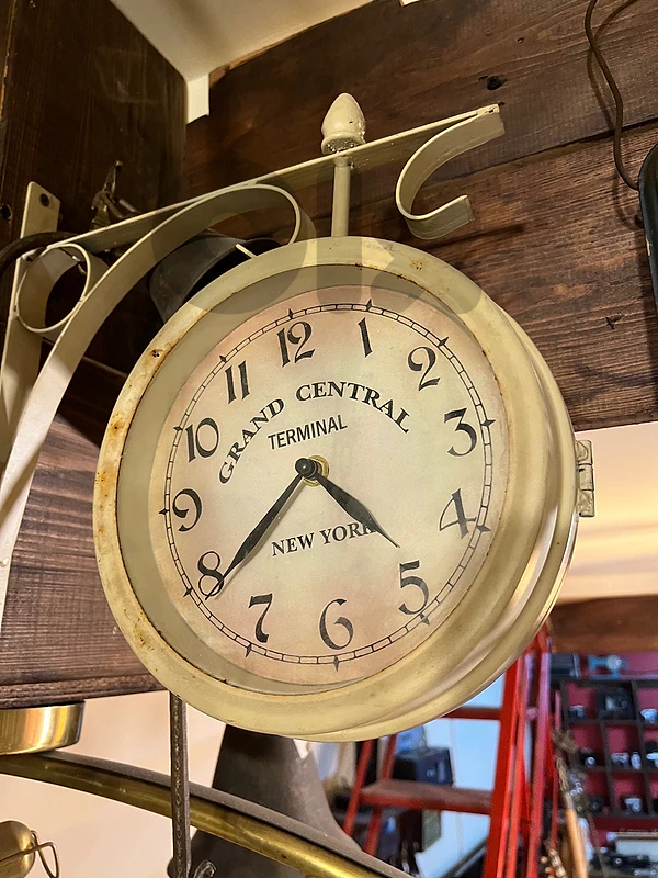 ساعة حائط كلاسيكية Grand Central