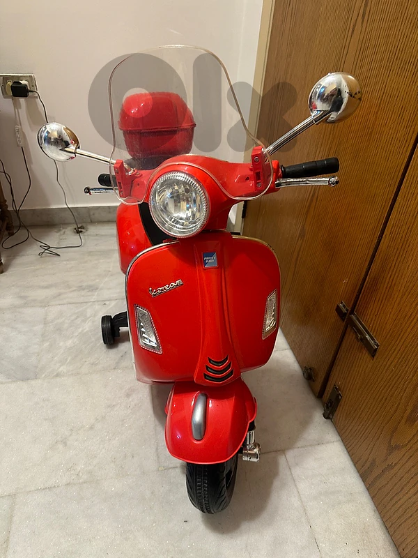 Vespa motorcycle for kids