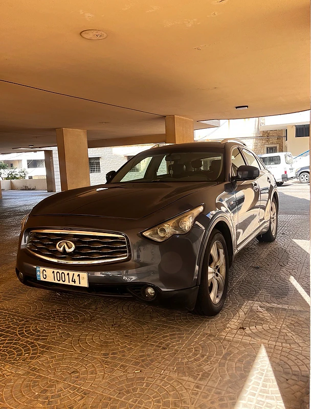 Infiniti Fx series 2010 fx 35 Special Edition / Full Option