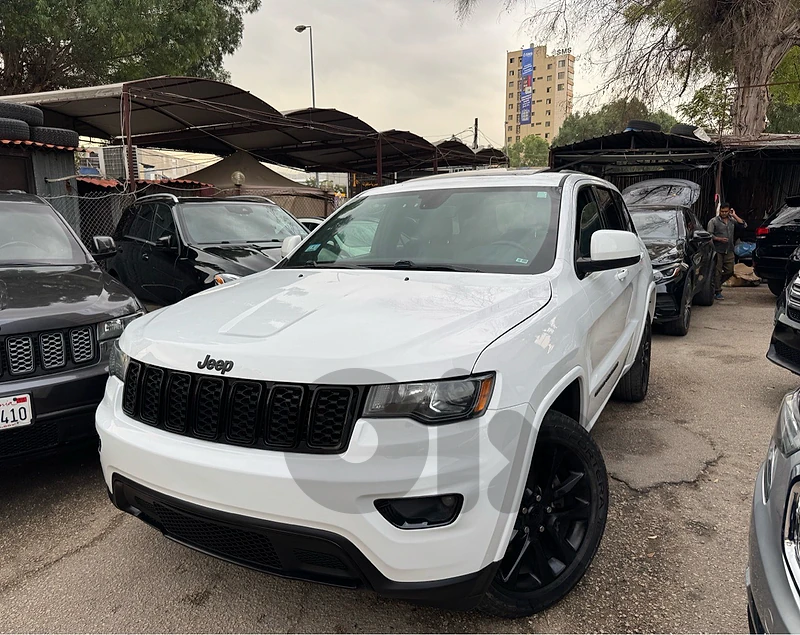 Grand Cherokee 2018 ALTETUDE 4wl🔥super clean🔥fat7a🔥81/882165☎️