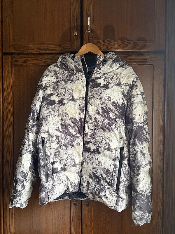Celio Black & White Patterned Hooded Jacket – Size XL