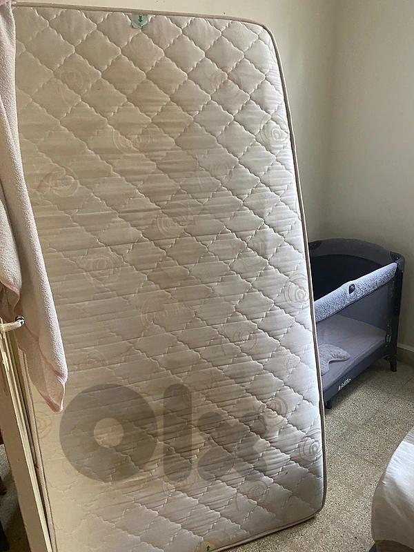 فرشة مفرد ونص