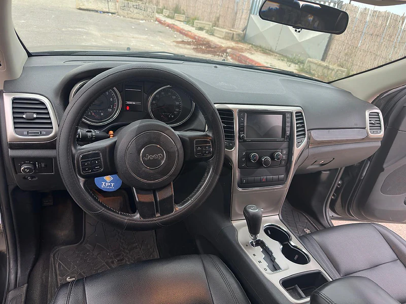 2013 Jeep Grand Cherokee Laredo 4x4 – Excellent Condition 2013 Jeep Grand Cherokee Laredo 4x4 – Excellent Condition