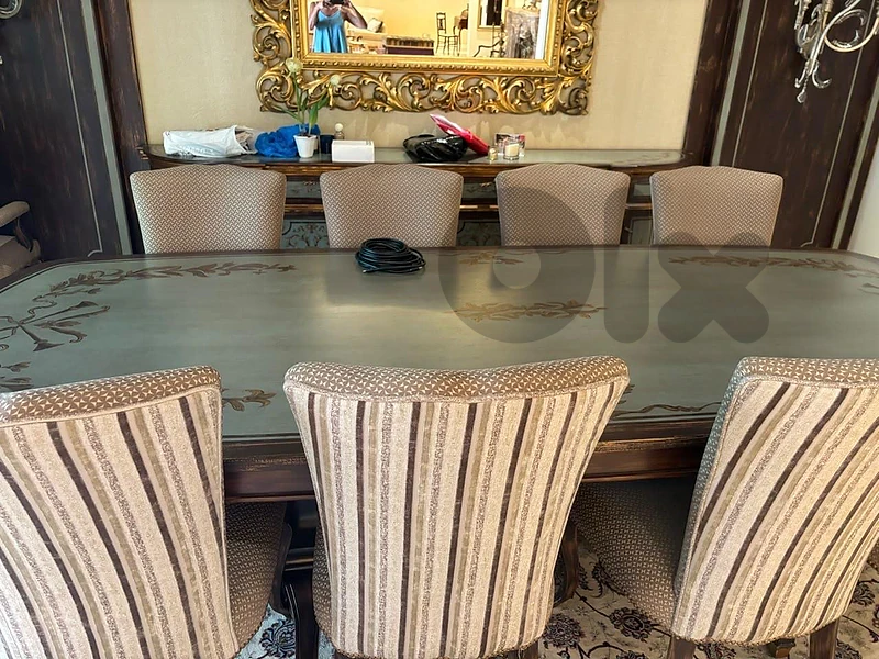 عفش بيت فخم للبيع بسعر مغري،