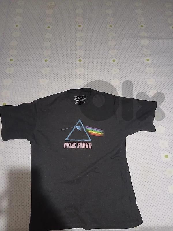 PULL&BEAR limited edition pink floyd tshirt