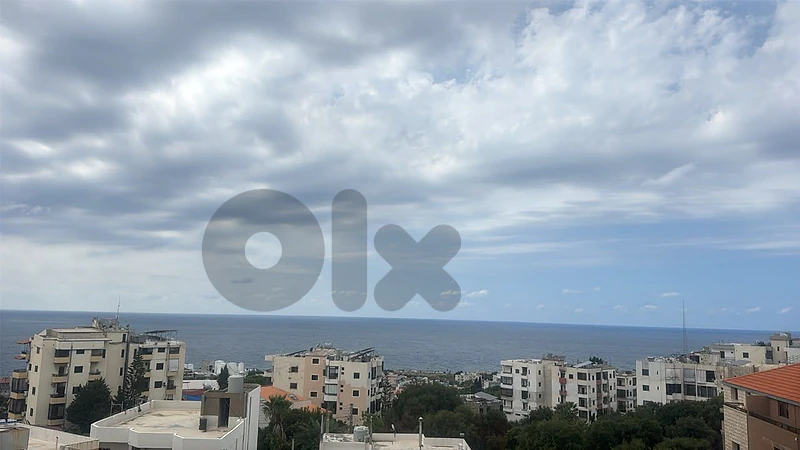 4-Story Building For Sale in Aamchit