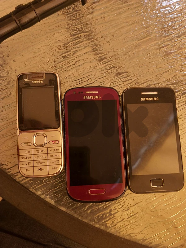 Nokia +Samsung 30$ Galaxy S5 20$
