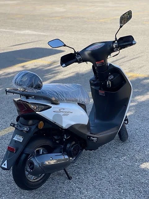 sweet azzo 2025