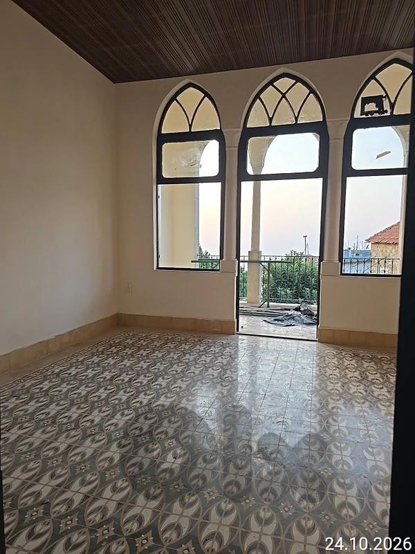 vintage house/  apartment for rent broumana