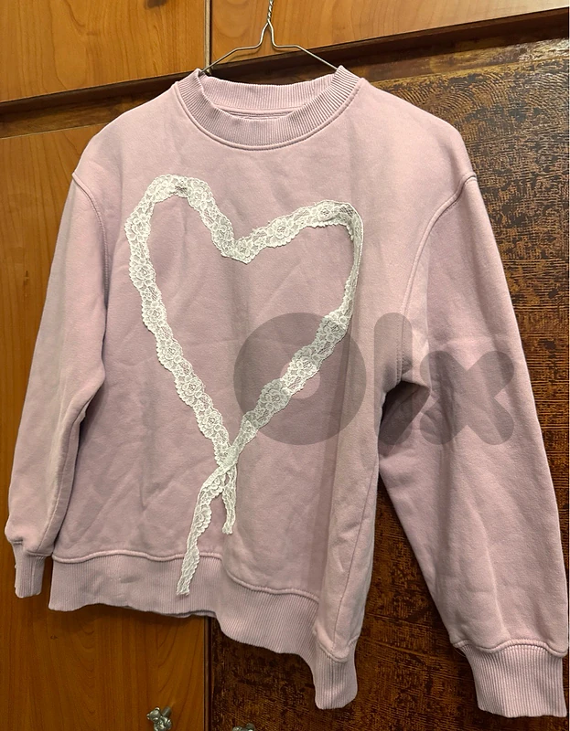 sweatshirt
