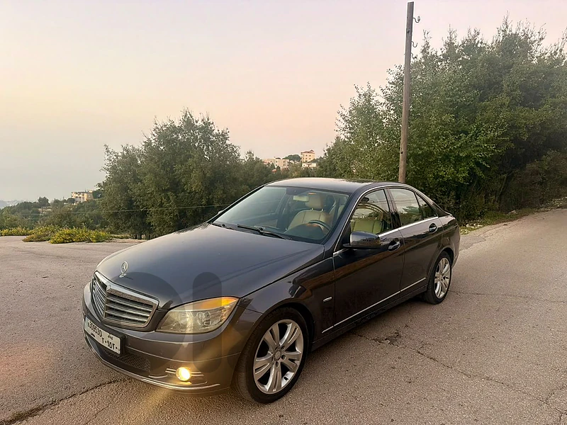 Mercedes-Benz C180 mod. 2011 (1 owner) 105,000 KM