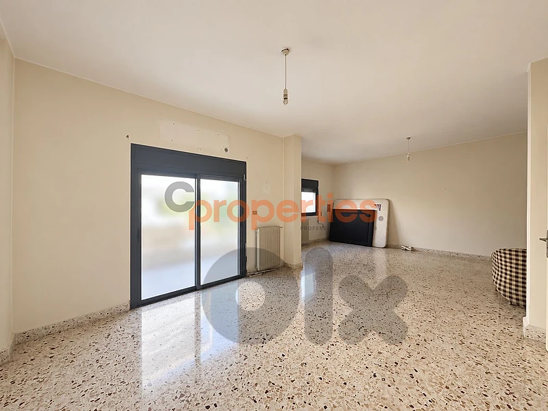 Apartment for Sale in Hadath - شقة للبيع في الحدث CPDD115