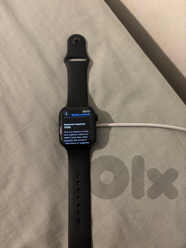 Apple watch-series 11-42 mm-GPS-64 gb storage-band rubber black.