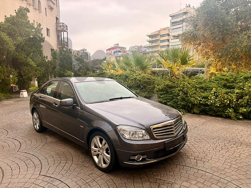 Mercedes-Benz C180 mod. 2011 (1 owner) 105,000 KM