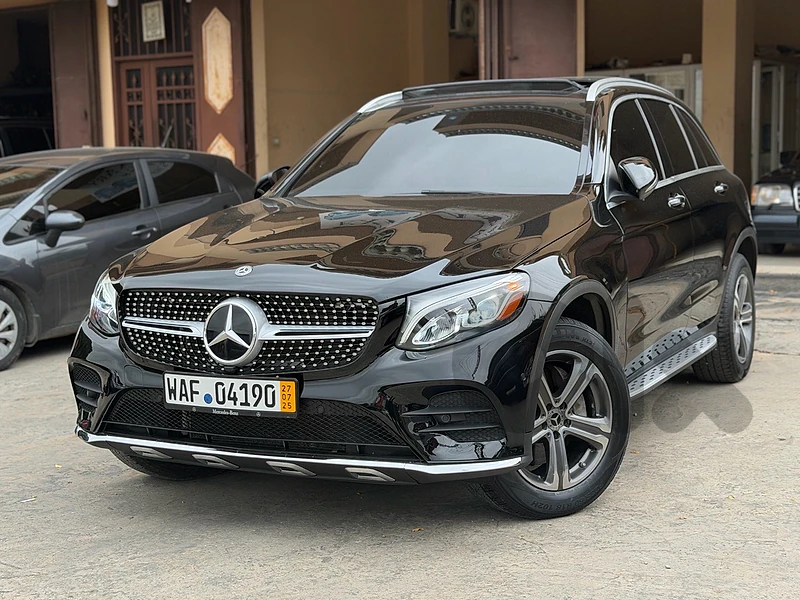 Glc 300 4matic Model 2018 super clean Glc 300 4matic Model 2018 super clean