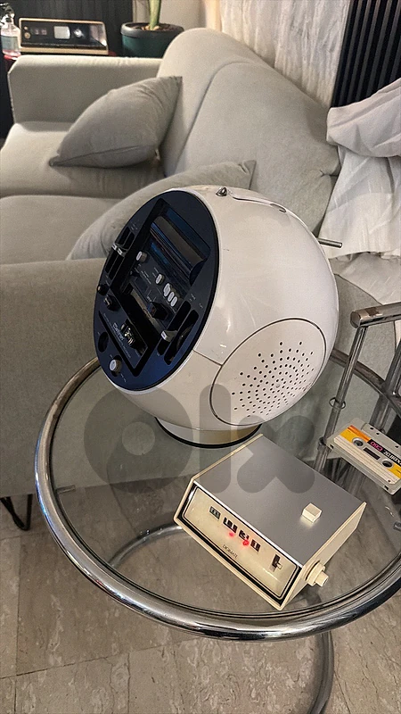 Weltron space age radio
