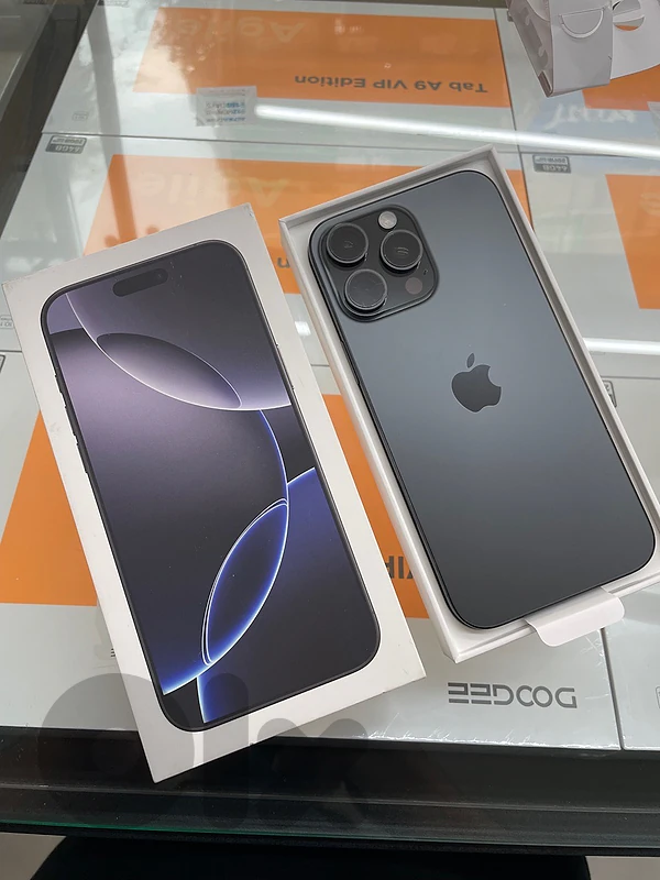 iPhone 16 pro max 256GB used like new