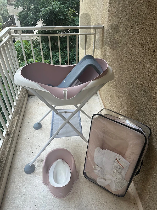 Beaba bathtub, support, stand, changing table, training potty