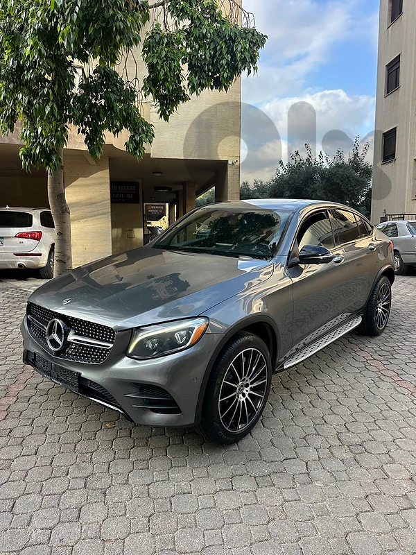 Mercedes GLC 300 coupe AMG-line NP 2019 gray on black (clean carfax)